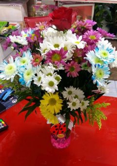 Silindir Vazoda Karışık Çiçekler