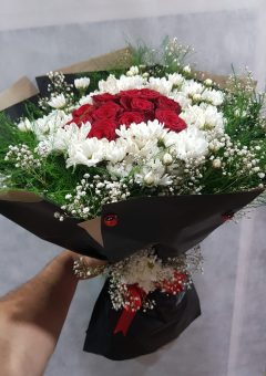 papatyalar ve 10 gül buketi